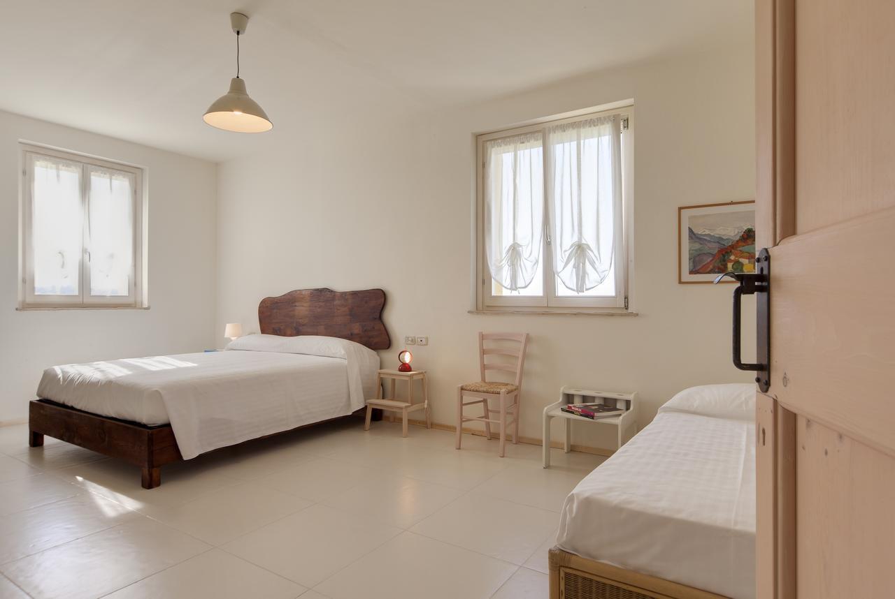 B&B Villa Olesia Ostra Exteriör bild