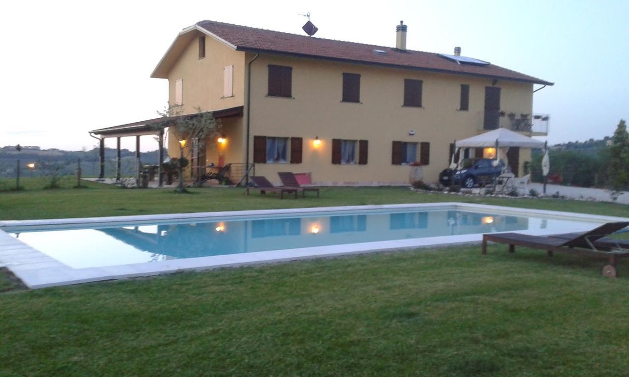 B&B Villa Olesia Ostra Exteriör bild