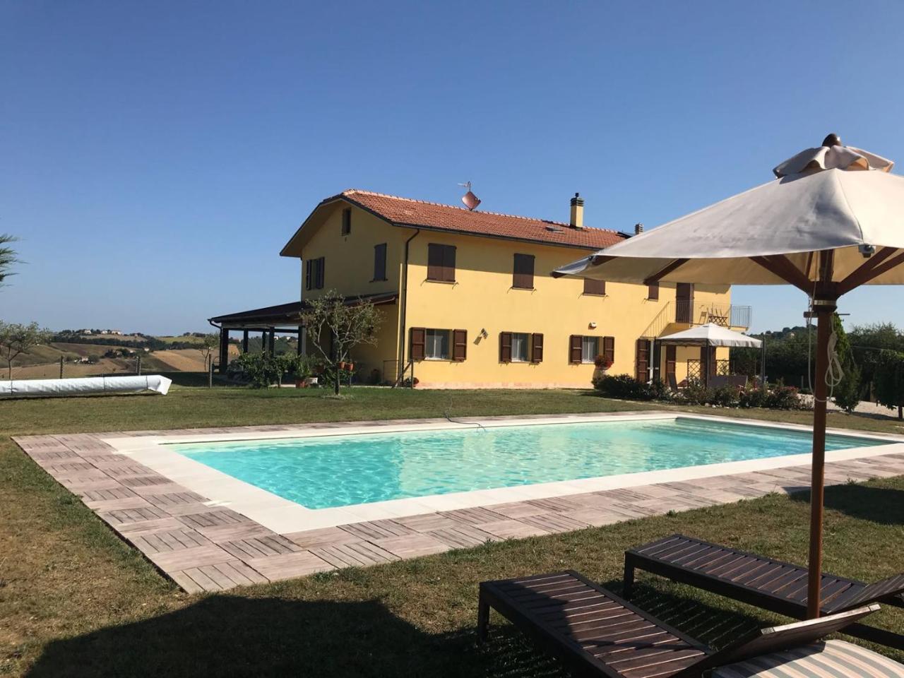 B&B Villa Olesia Ostra Exteriör bild